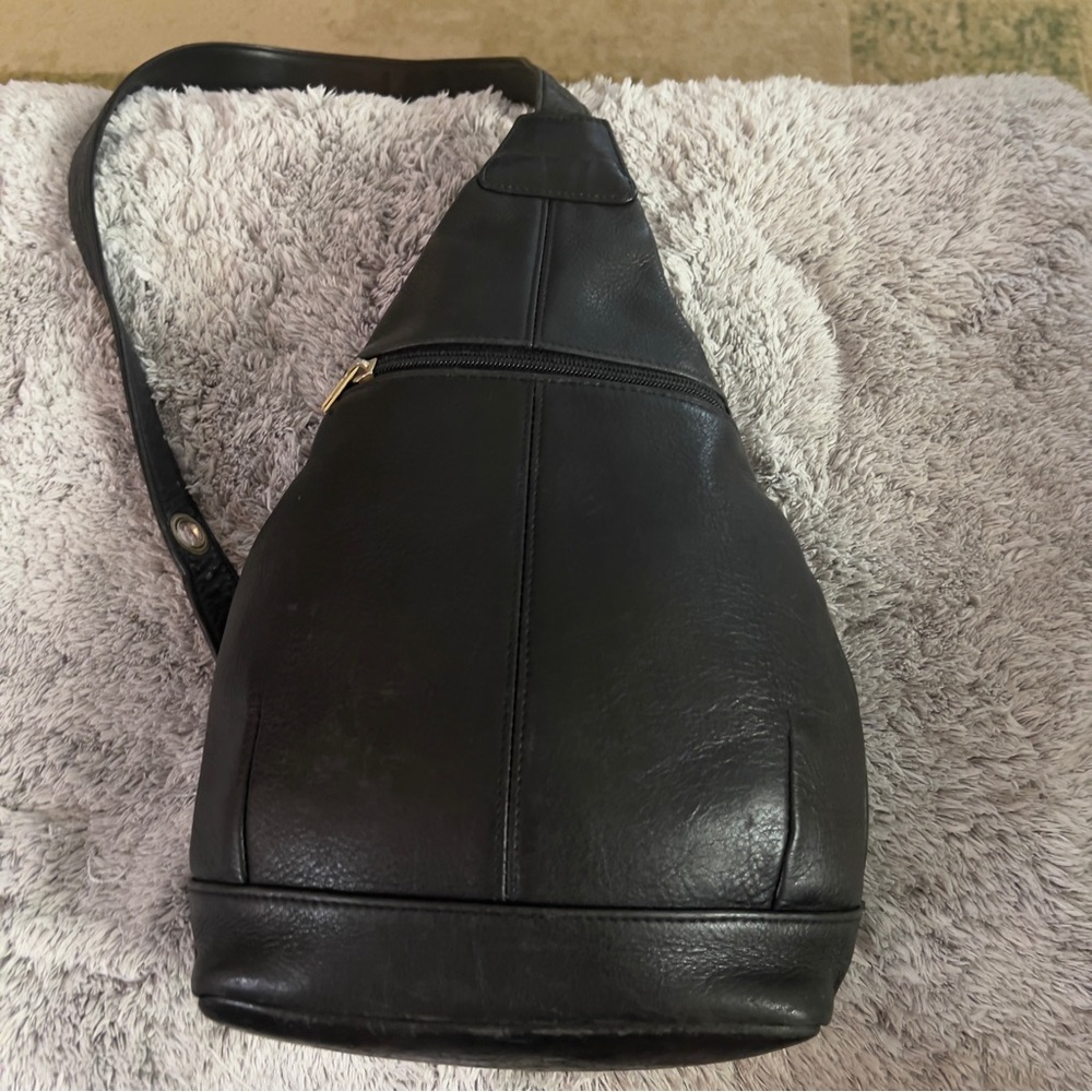 Black Leather tiganello  Sling Bag - Classic Crossbody